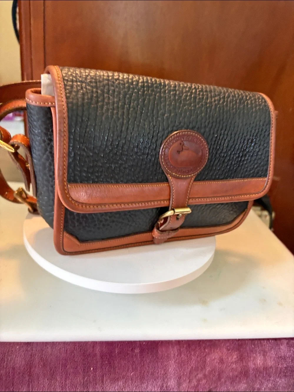 Dooney & Bourke All weather Leather Crossbody bag thick leather black/brown EUC